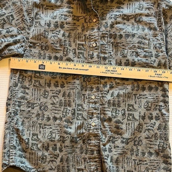 Woolrich-size M-rugged outerwear short sleeve button down. Thick durable cotton - Picture 8 of 10